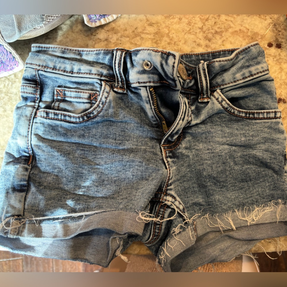 Justice girls size 8 jeans shorts! Stretchy